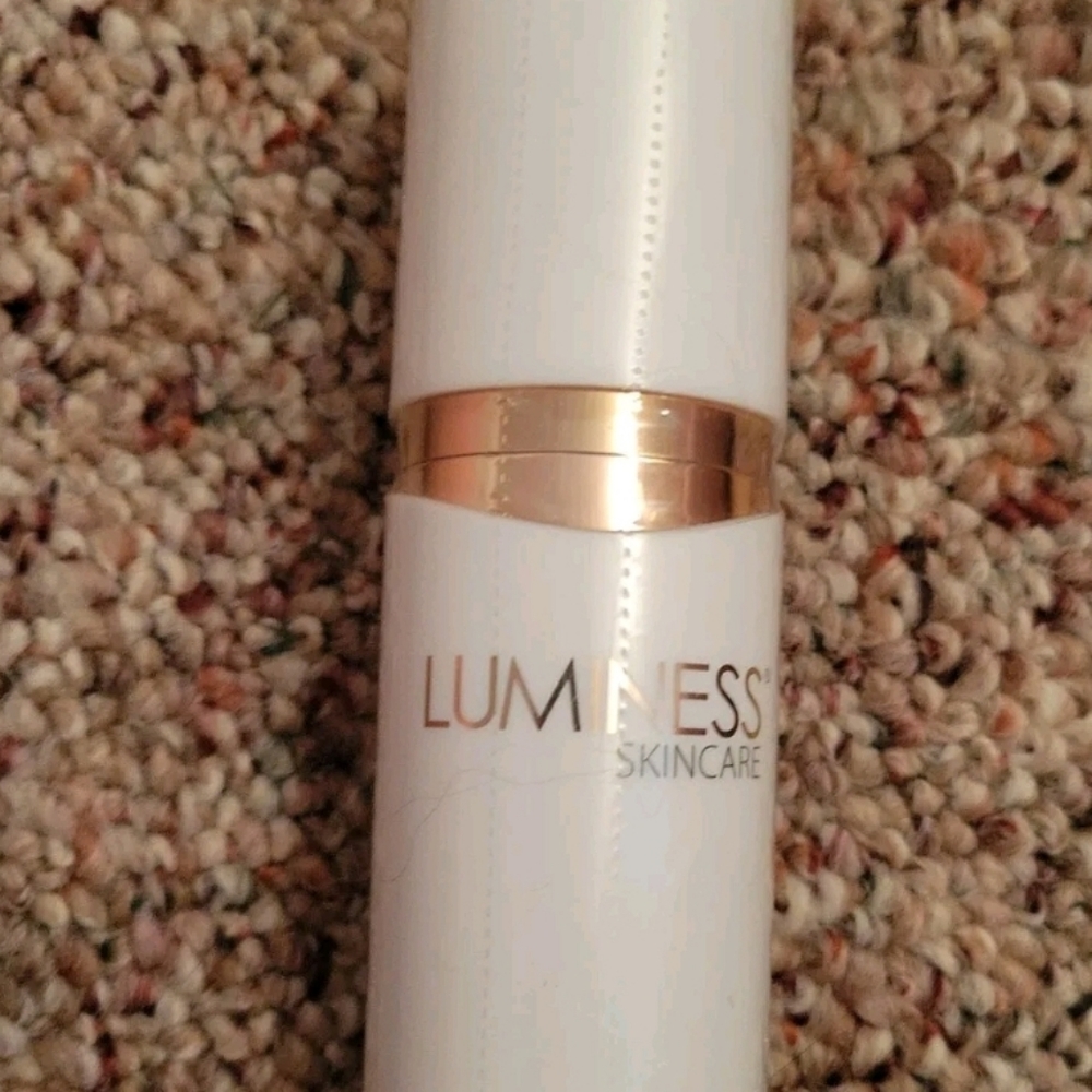 Luminess Skincare Facial Detox. Revitalizing mask